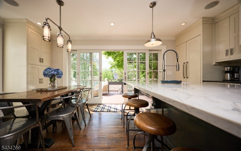 Indoor/Outdoor Living