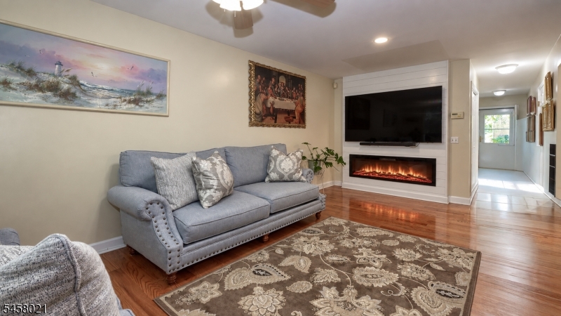 58 Parkside Ct