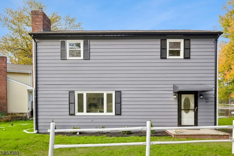 141 Lake Dr