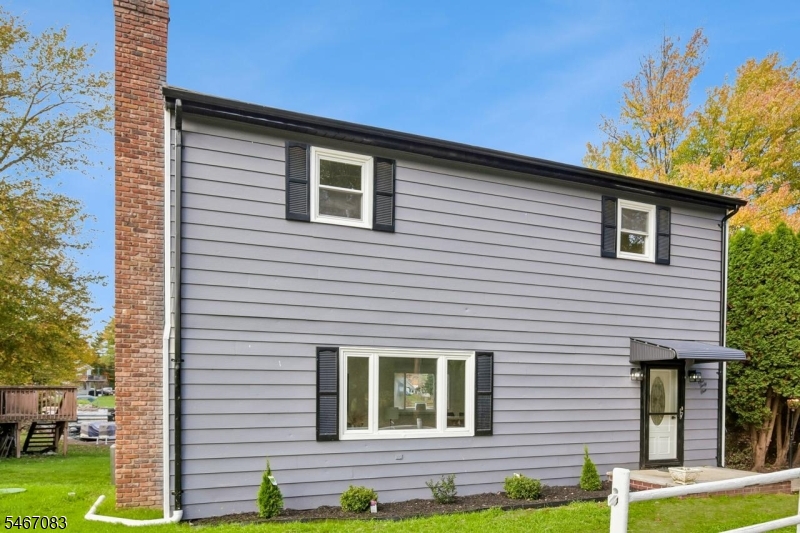 141 Lake Dr