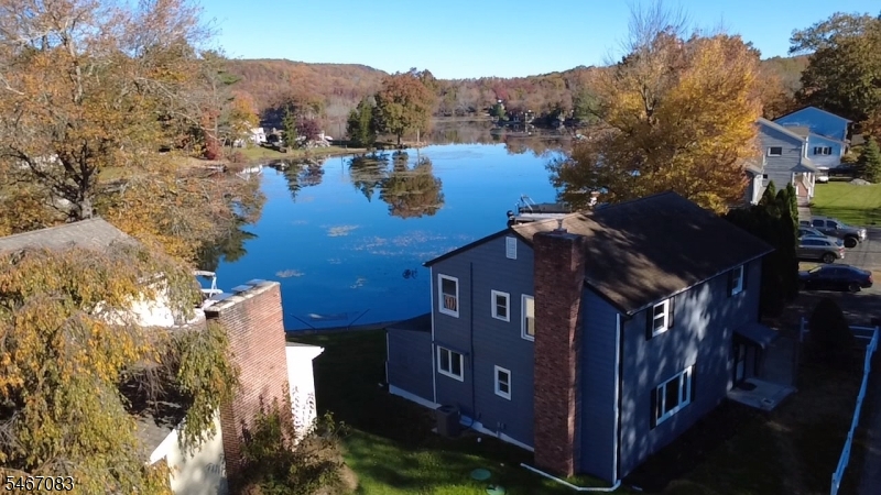 141 Lake Dr