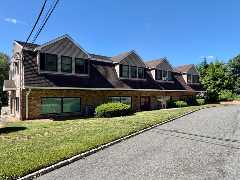 7 Oak Ridge Rd