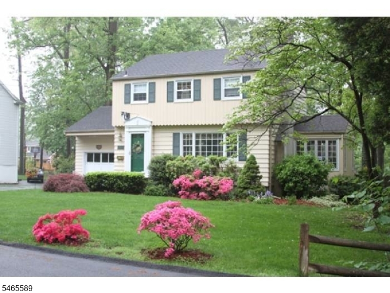 20 Beechwood Dr