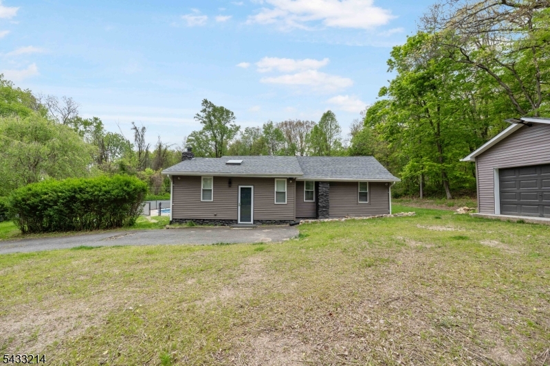 17 Carr Ln, Roxbury Twp., NJ 07885