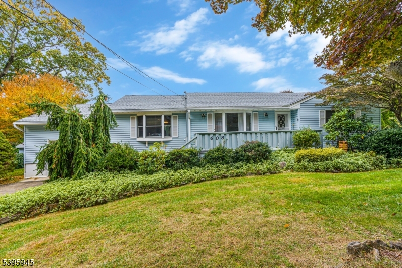 608 Raritan Ave, NJ 07716