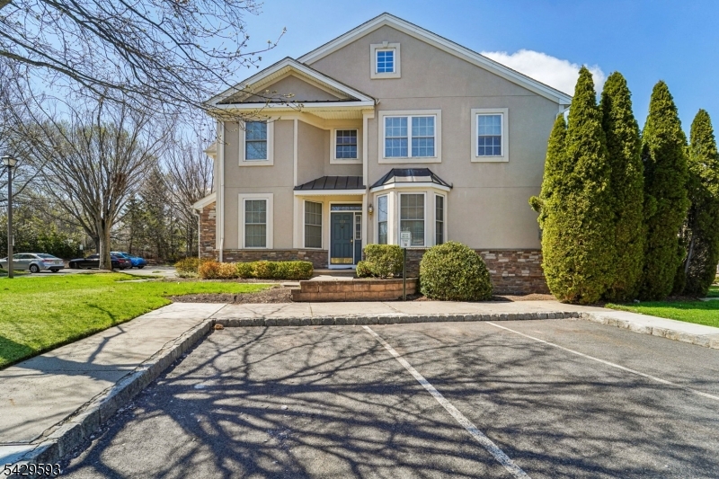 123 Levinberg Ln