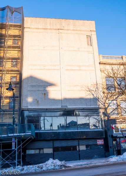 221 Broad St, Elizabeth City, NJ 07201