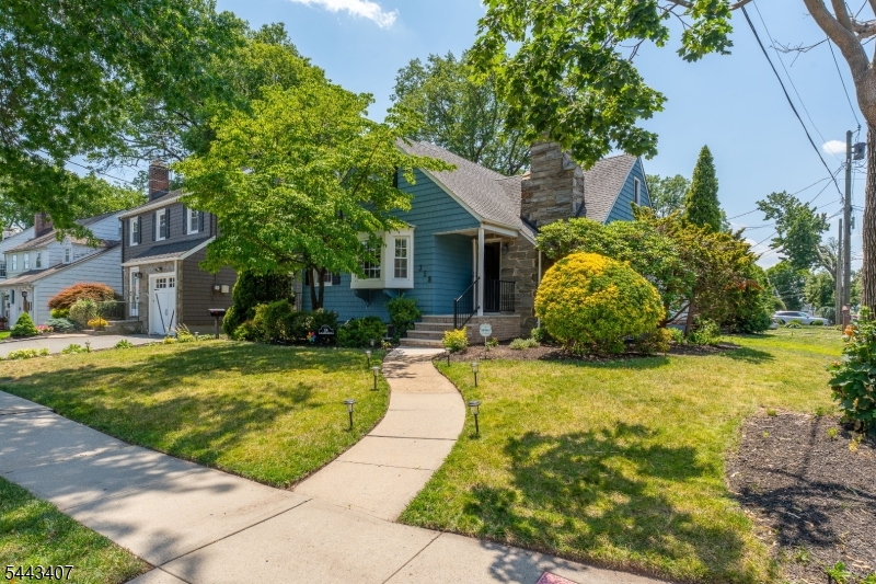 358 Galloping Hill Rd, Roselle Park Bo, NJ 07204