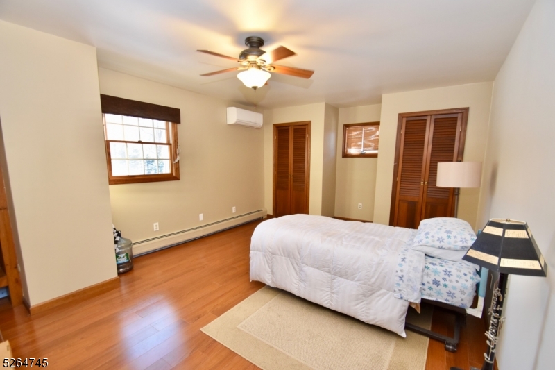 1086 WELDON RD, JEFFERSON TWP., NJ 07438 The Juba Team Realty