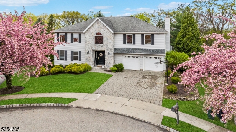 16 Dudley Ct
