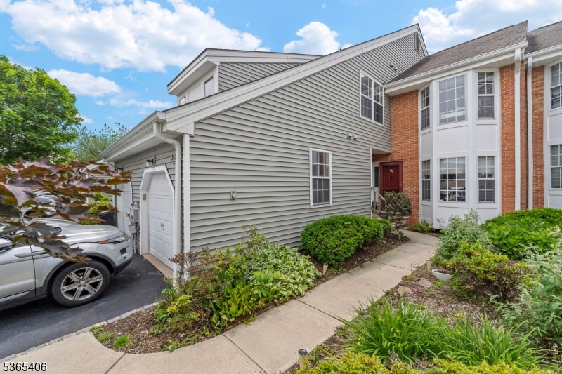 202 Zeppi Ln, West Orange Twp, NJ 07052
