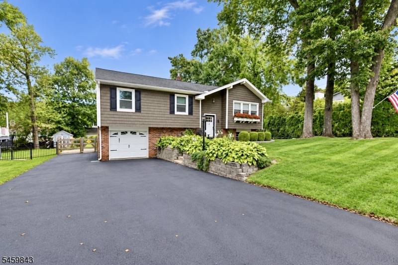 28 Yacht Club Dr