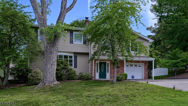 42 Stirling Ln