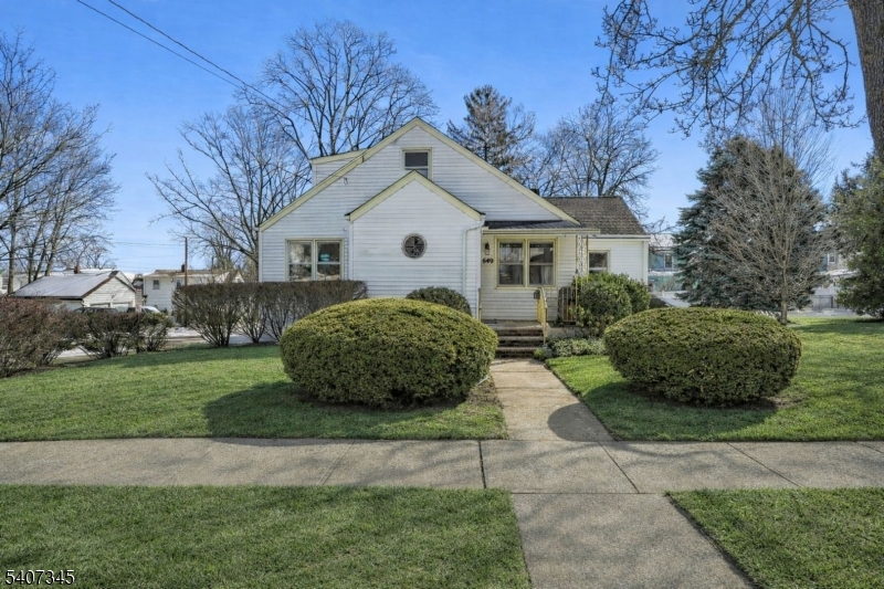 649 8Th St, Carlstadt, NJ 07072