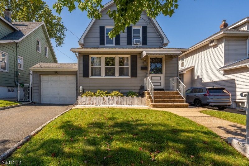 344 Rutherford Ave, Lyndhurst, NJ 07071