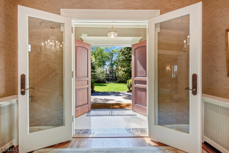 281 Summit Ave, Summit City, NJ 07901