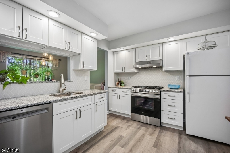 10 Sentinel Ct #H