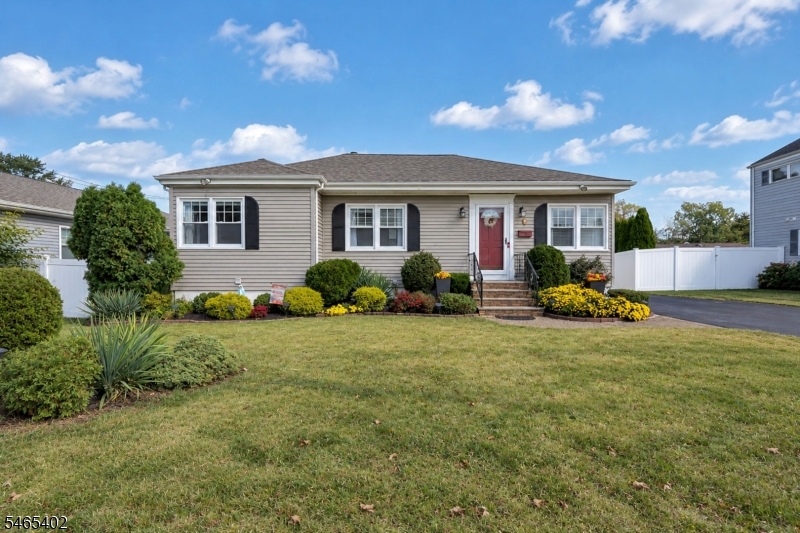 9 Shetland Dr, Clark Twp., NJ 07066