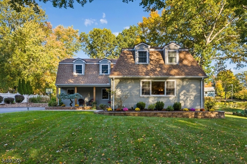 48 Greenrale Ave