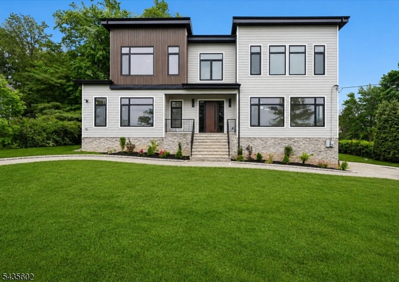 30 Winthrop Rd