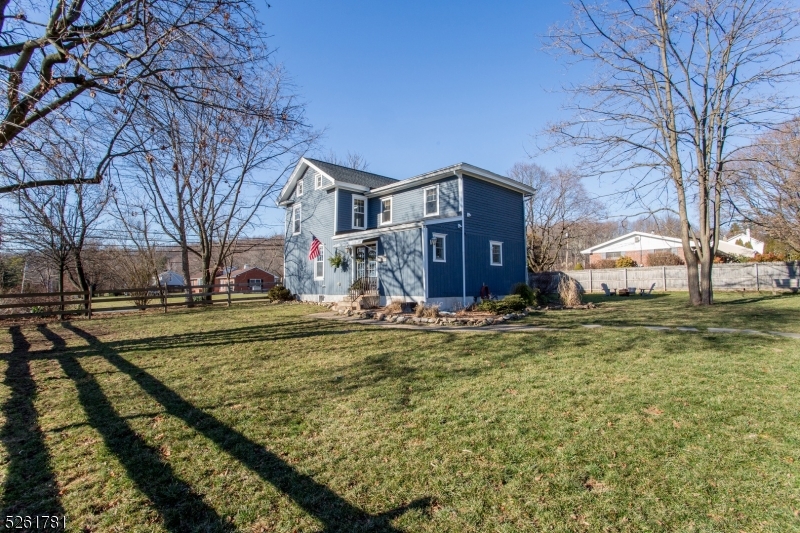 1 ABRAMS RD, HOLLAND TWP., NJ 08848