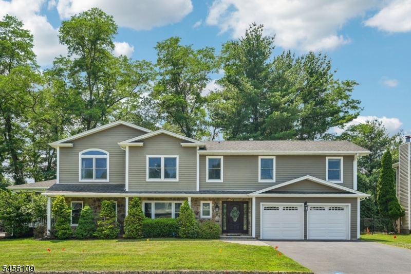 23 Chicopee Dr
