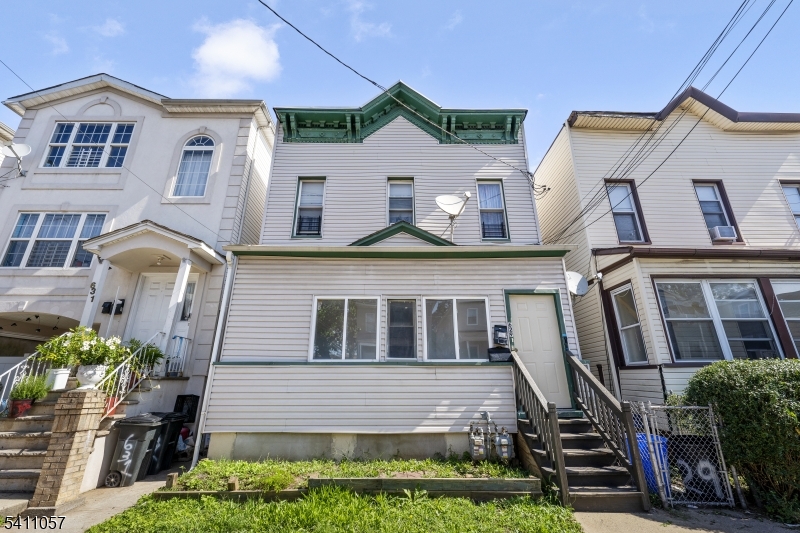 629 Magnolia Ave, Elizabeth City, NJ 07206