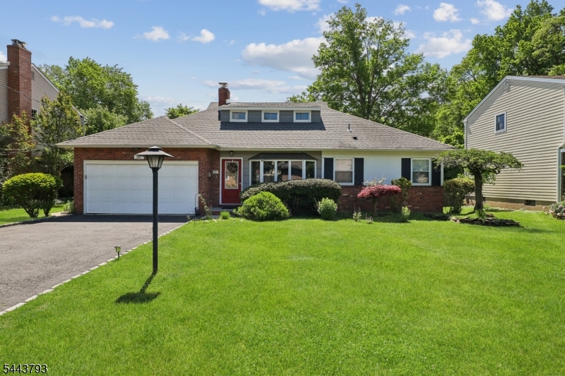 207 Stoughton Ave, Cranford Twp., NJ 07016 