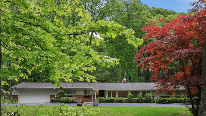 75 Seney Dr, Bernardsville B, NJ 07924