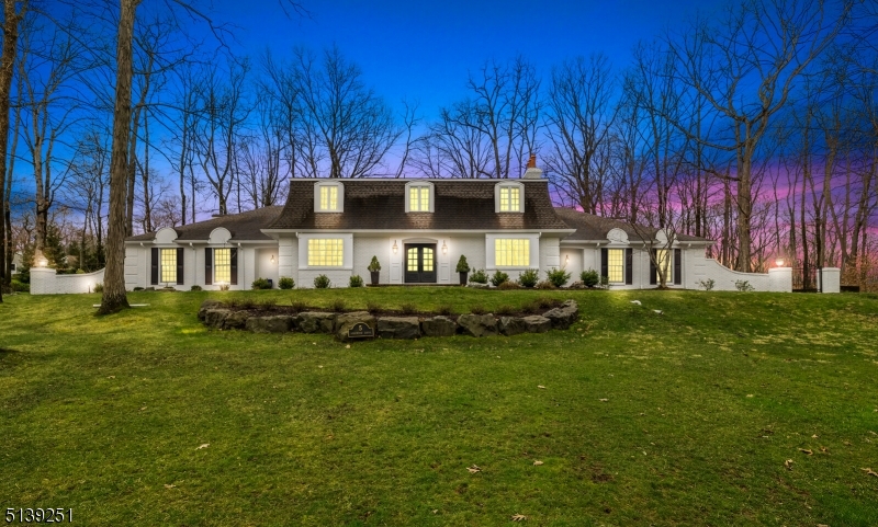 5 Sherwood Dr, Watchung Bor., NJ 07069