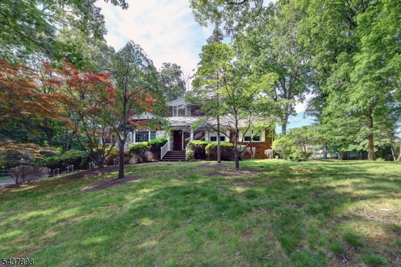 34 Knoll Rd