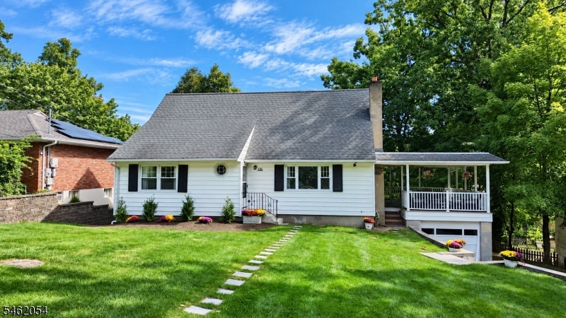 186 Macdonald Dr