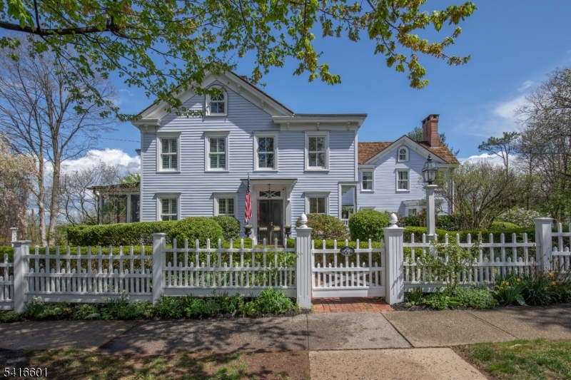 160 S Finley Ave