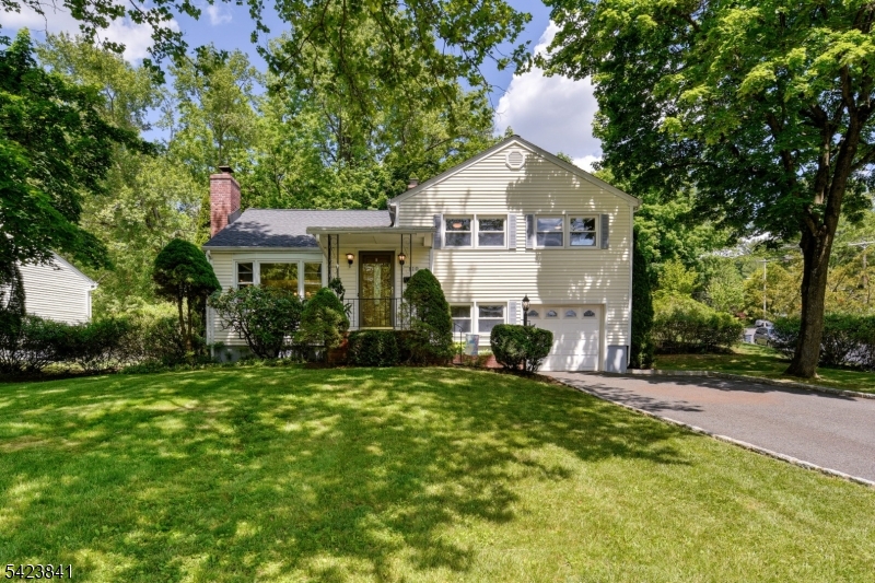  110 Woodland Rd, New Providence, NJ 07974 
