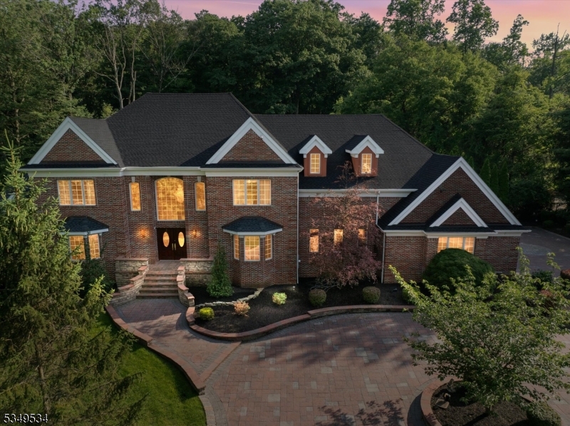 27 Parkwood Ln