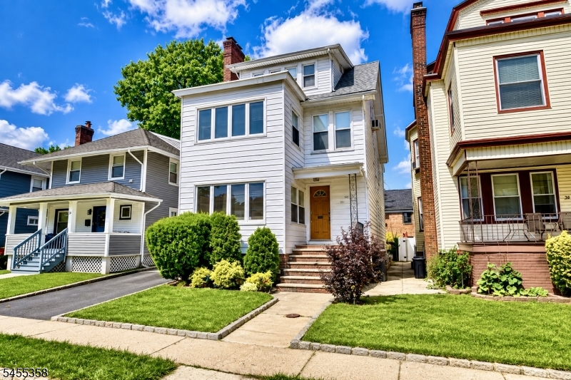 285 N Maple Ave