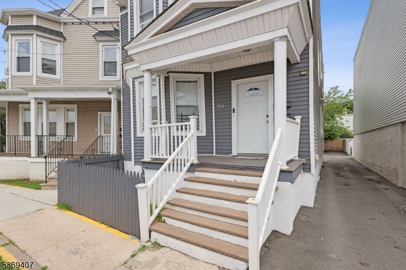 750 S 17Th St, Newark City, NJ 07103