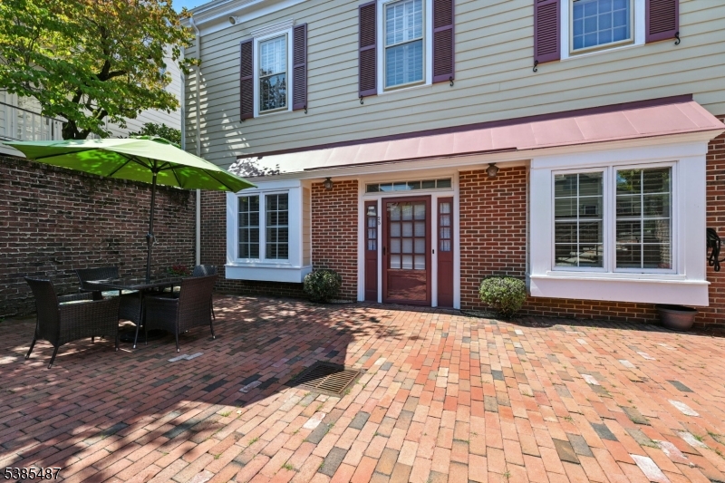 25 Murray Hill Sq #25, New Providence, NJ 07974