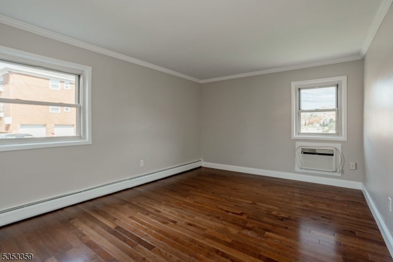 27 Hinchman Ave #1D