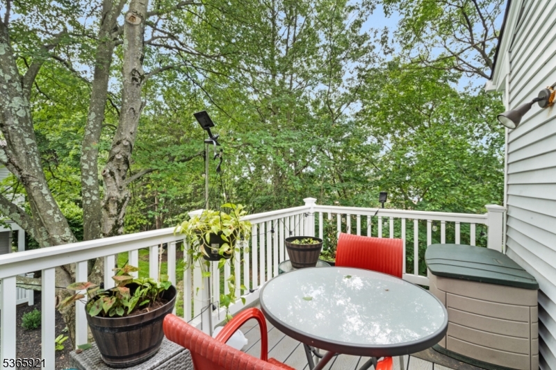 8 Larkspur Court