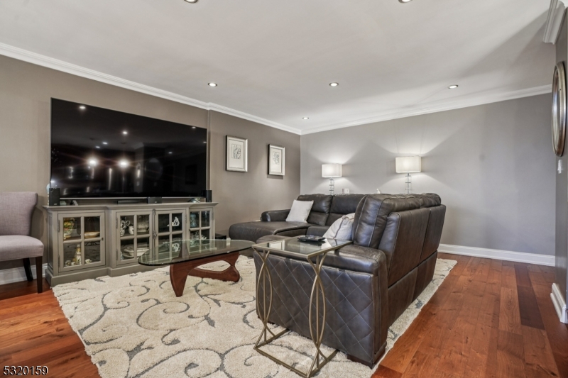 301 Beech St #12E, Hackensack, NJ 07601