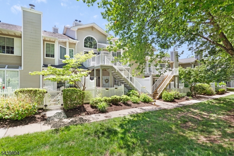 22 Crestmont Road