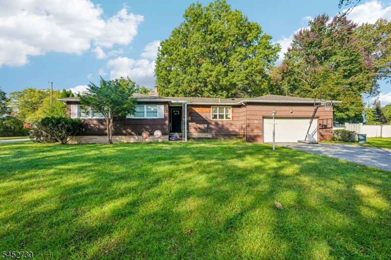 1 Raleigh Ln