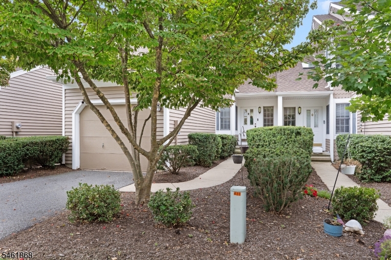 16 Stone Edge Rd