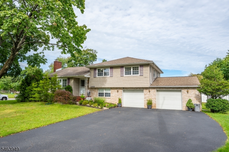 1555 Ratzer Rd