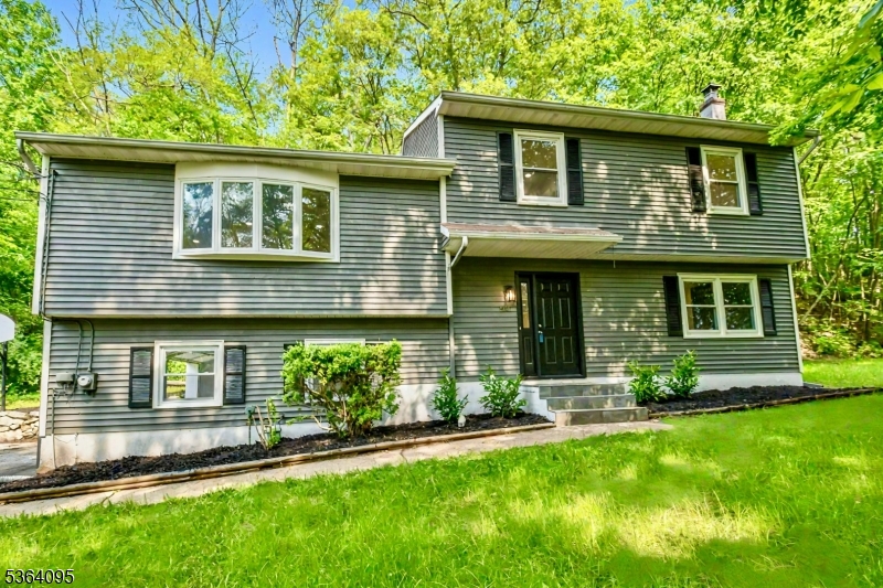 53 Cedar Ridge Dr