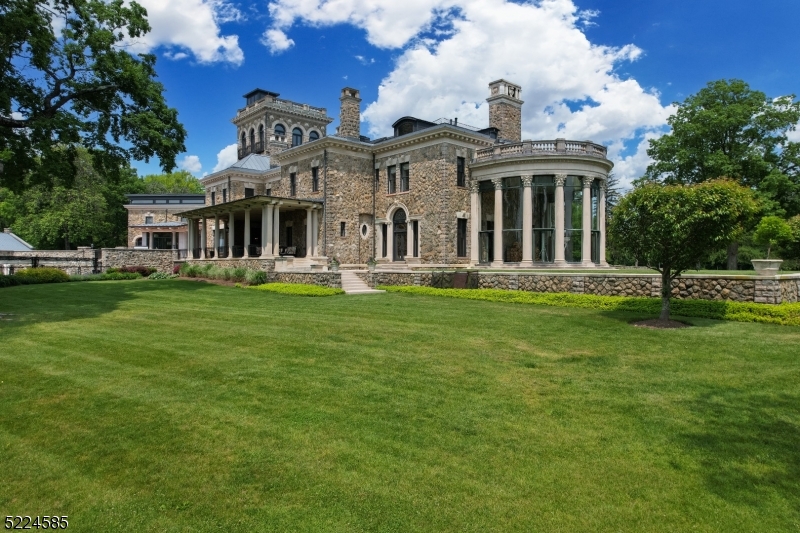450 Claremont Rd