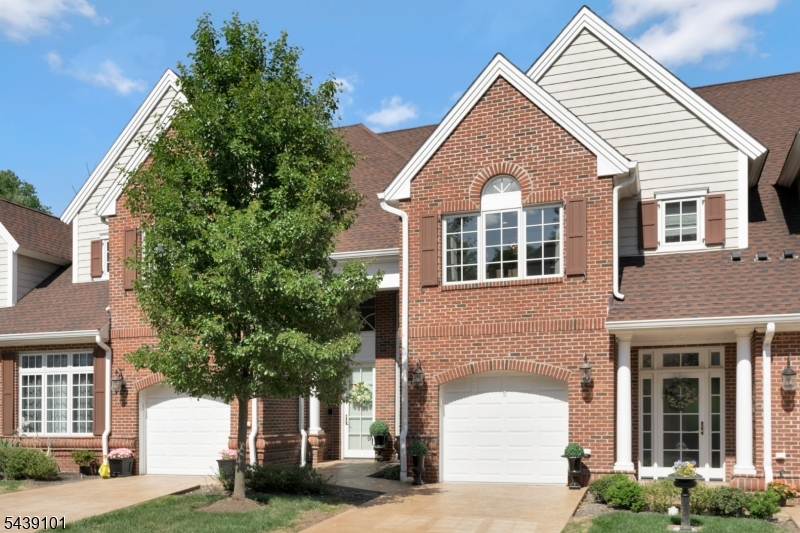 10 Schmidt Cir, Watchung Bor., NJ 07069
