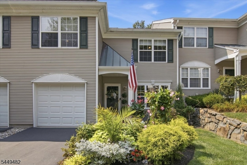153 Rock Rd