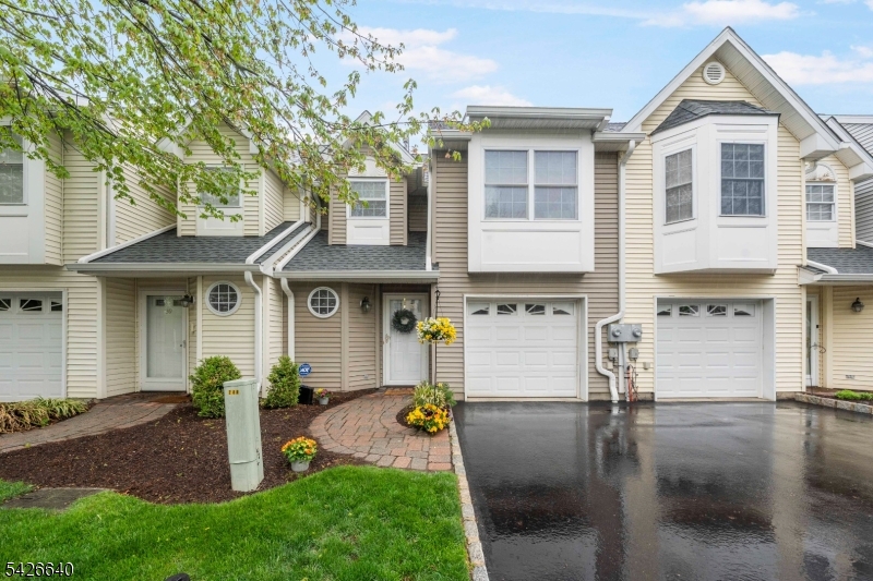 38 Angela Way, Berkeley Height, NJ 07922